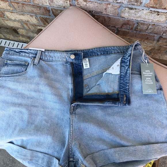 H&M Cotton Blend Mom Ultra High Denim Light Blue Cuffed Shorts 20 - Picture 4 of 14